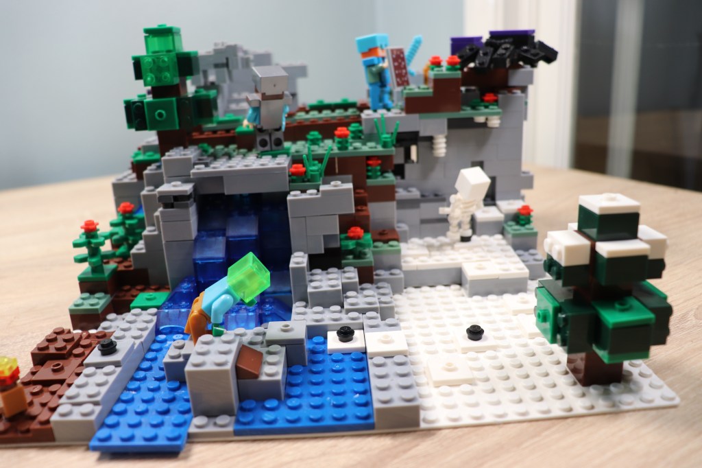 How To Make A LEGO&nbsp;Boardgame